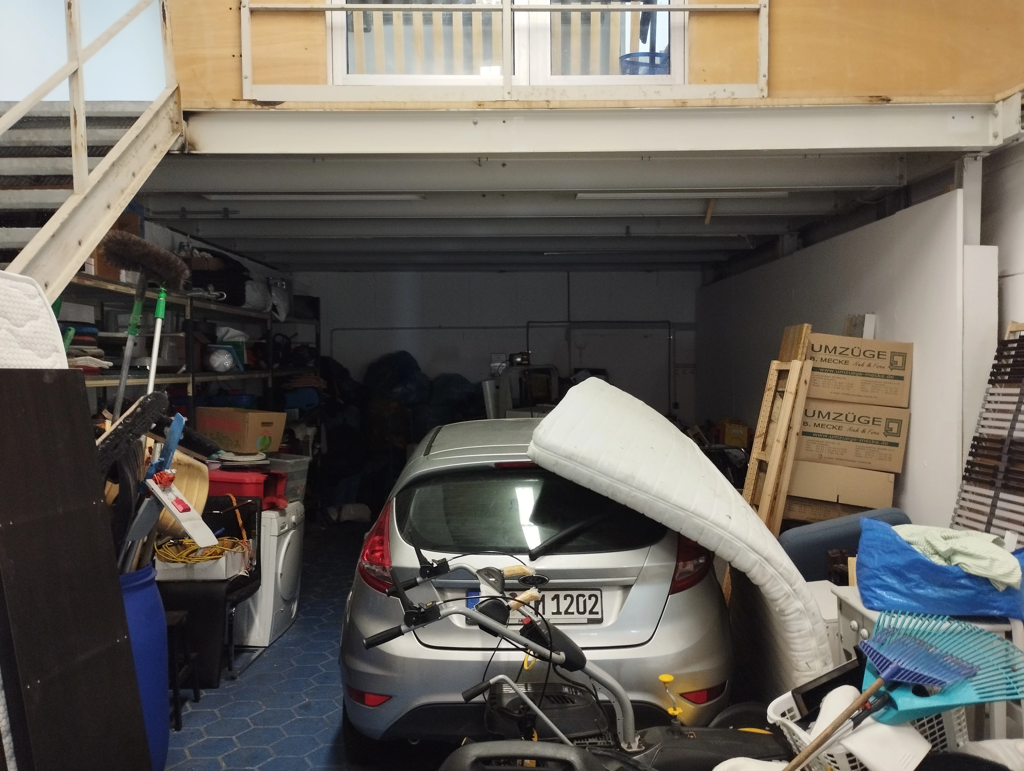 Halle und Lagerfläche am Gutenbergring in Norderstedt-Garstedt